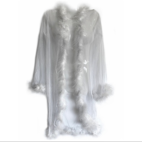 DIVIOSA Other - White Short Mesh Fur Robe